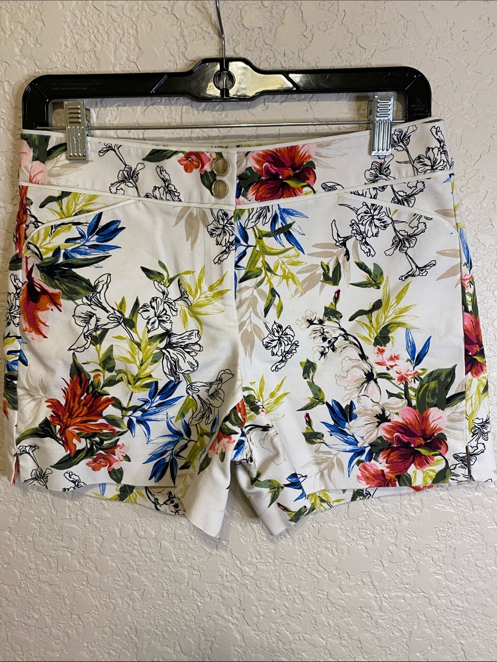 White House Black Market White Floral High-Rise Shorts size 2